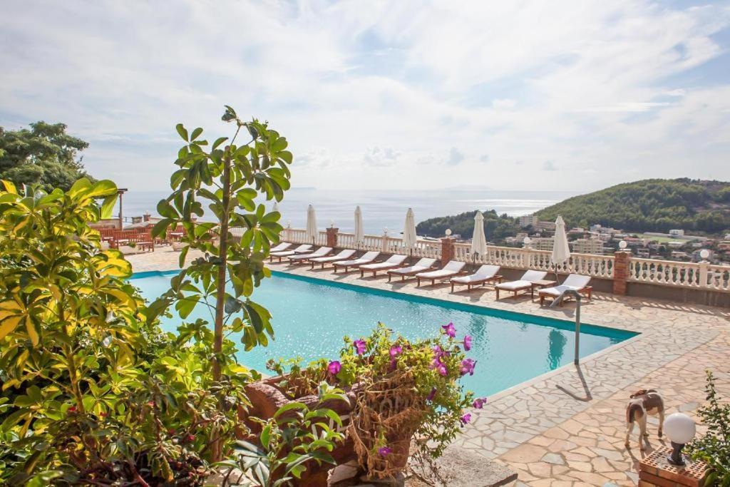 Escape Rooms Himare Exterior photo